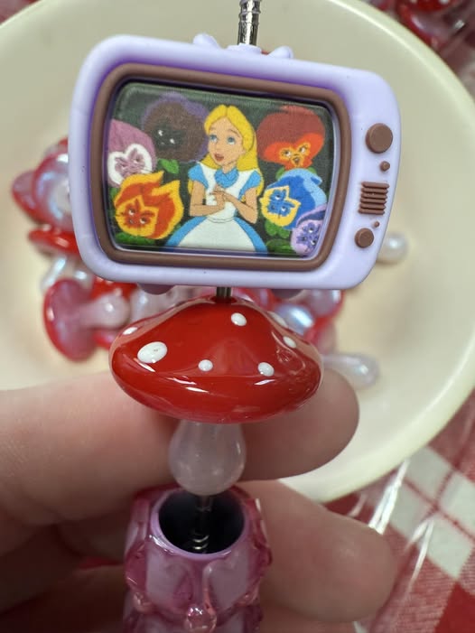 22mm fun painted mushroom mix beads