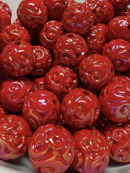 16mm engraved swirly bead