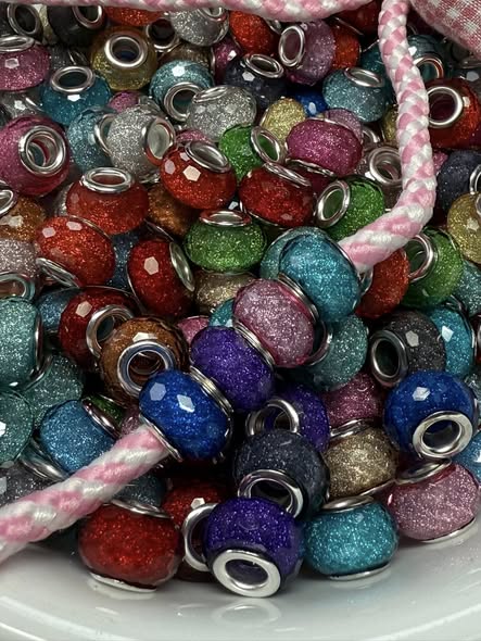 14mm glitter filled chunky spacer, fits pens.