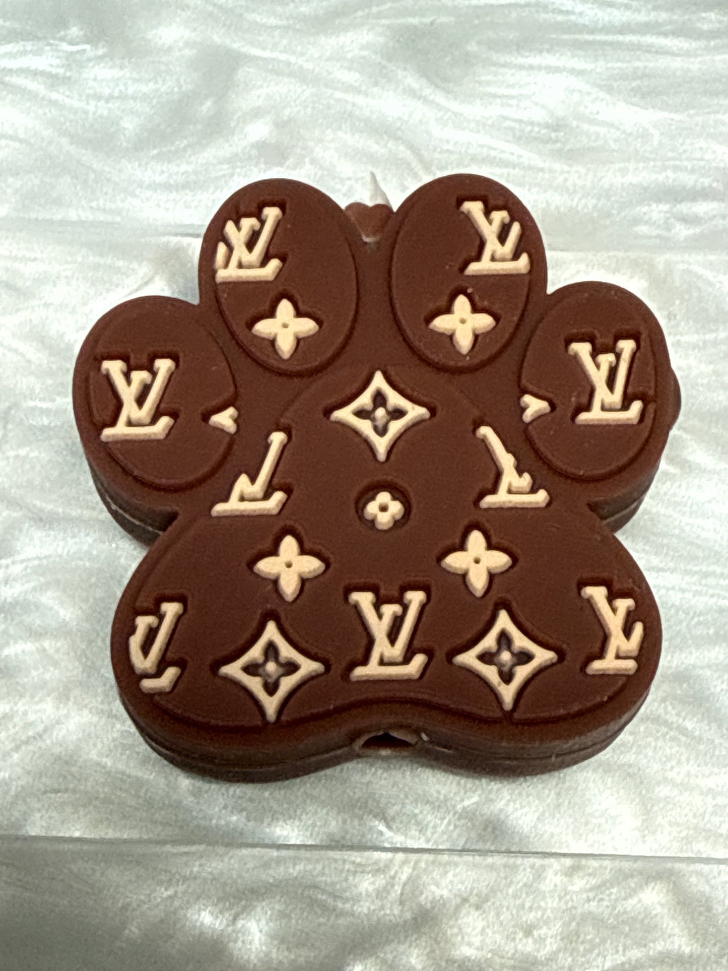 Focal silicone beads