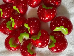 18mm super bright strawberry Puffy hearts