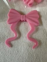 Silicone focal: bows