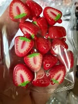 18mm strawberry beads 15 pieces