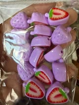 18mm strawberry beads 15 pieces