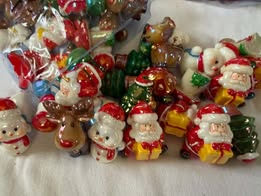 36mm full figure Christmas beads