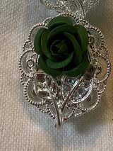 30mm Acrylic Roses Brooch with Rhinestone Leaf | Fluffy Stuff VT