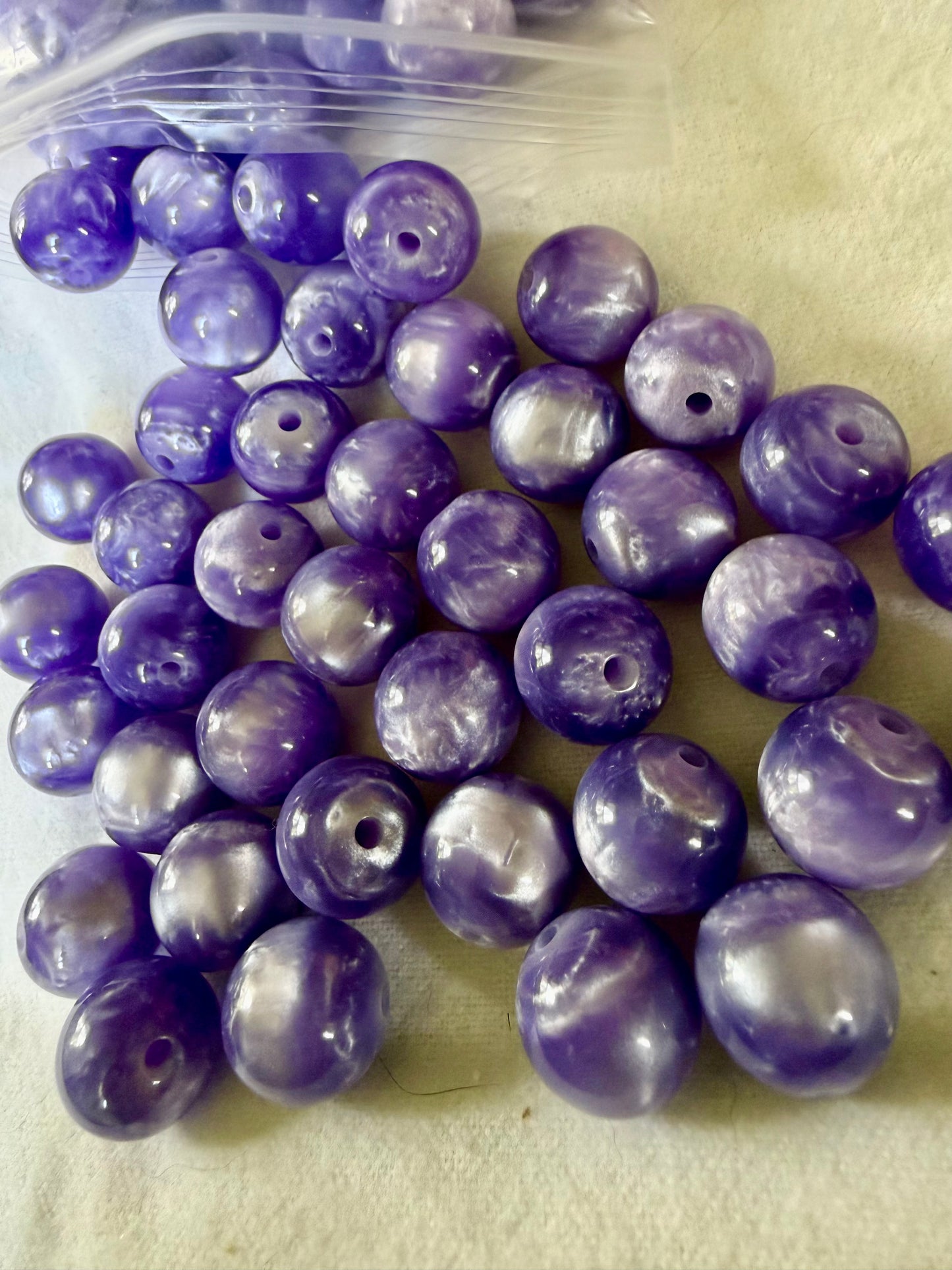 16mm color shift beads