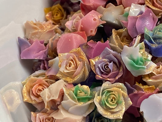 Soft realistic vintage ombré roses with gold embellishment nail charms