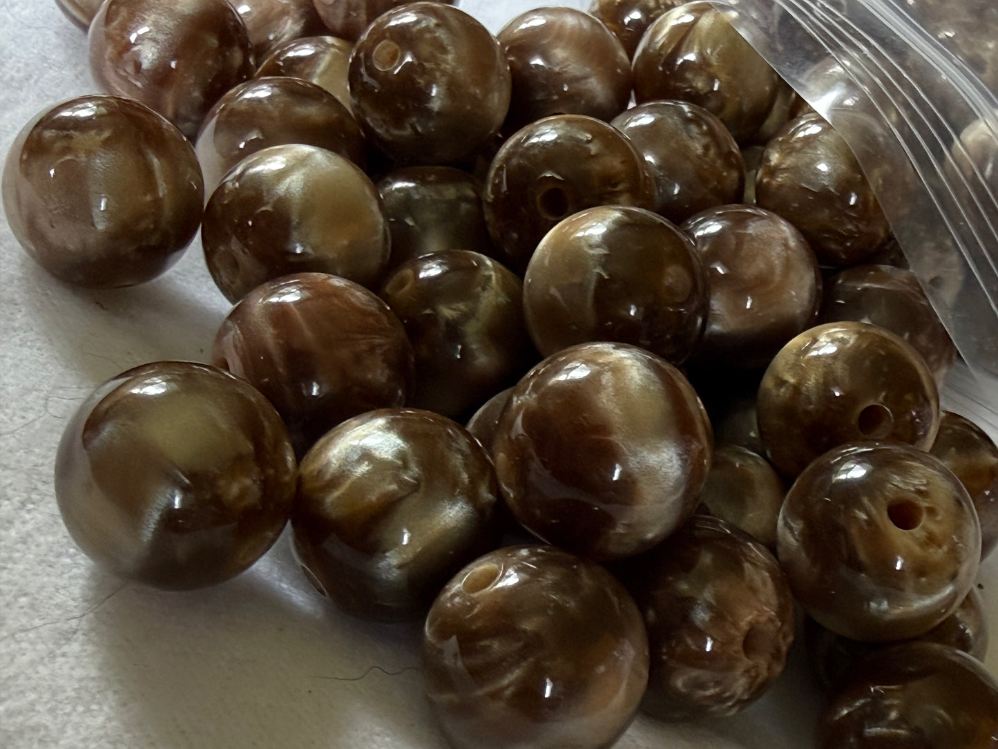 16mm color shift beads
