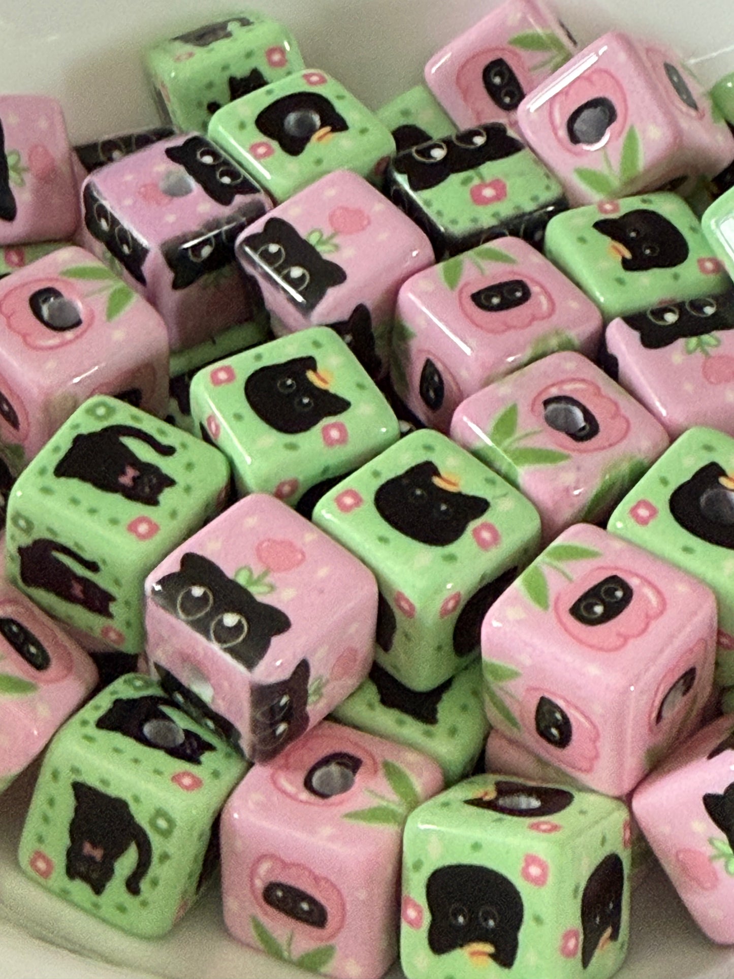 16mm black kitten square beads